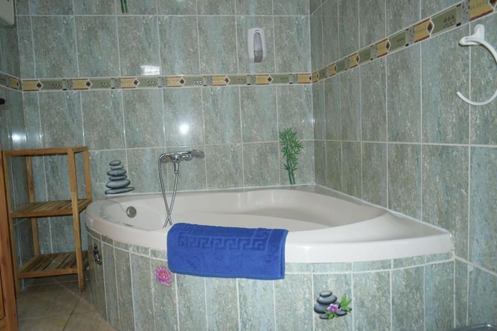 Casita Montana Clara Apartment Punta Mujeres Екстериор снимка